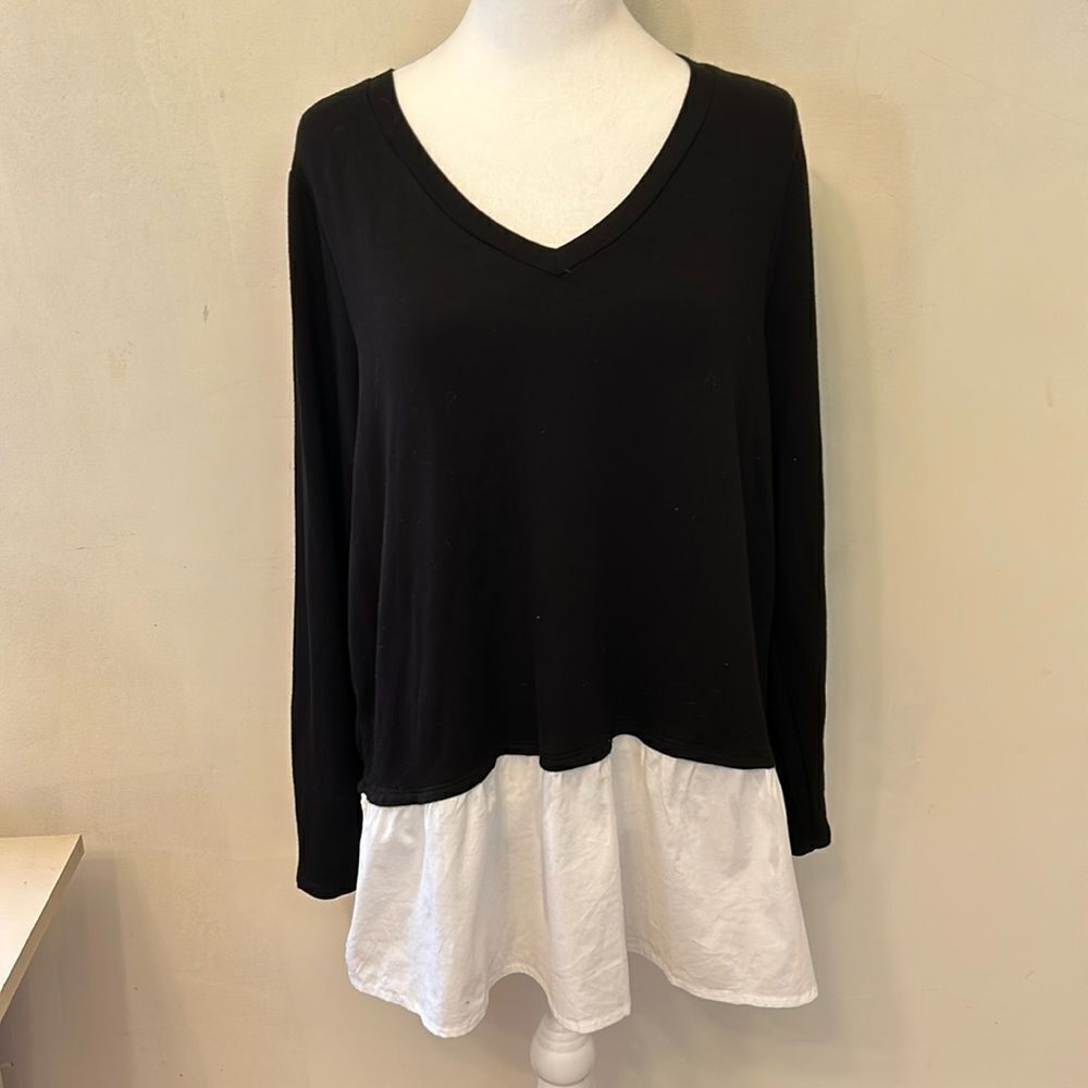 Bobeau black long sleeve sweater with white blouse underlay Size 1X New